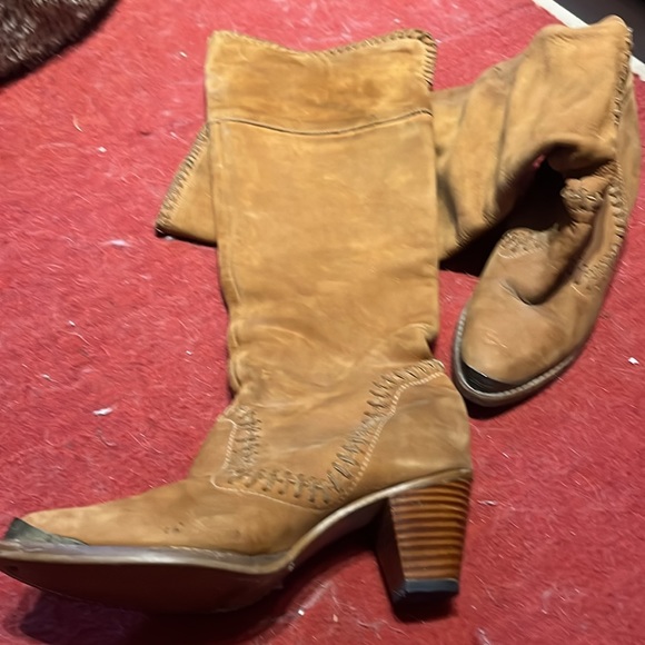 Suede boots - Picture 5 of 5